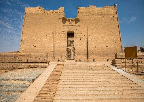 Movenpick Prince Abbass Lake Nasser Cruise Easter Vacation - Image 1